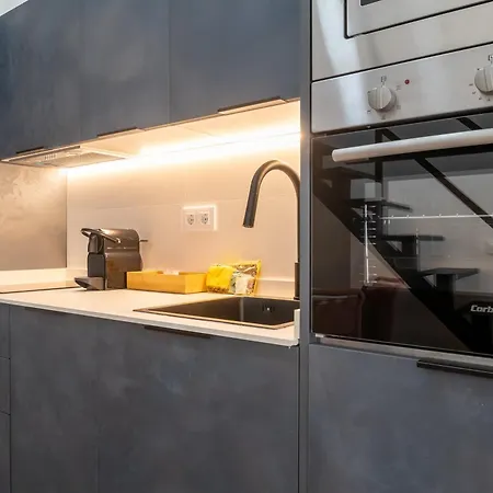 Dobo Perchel Apartment